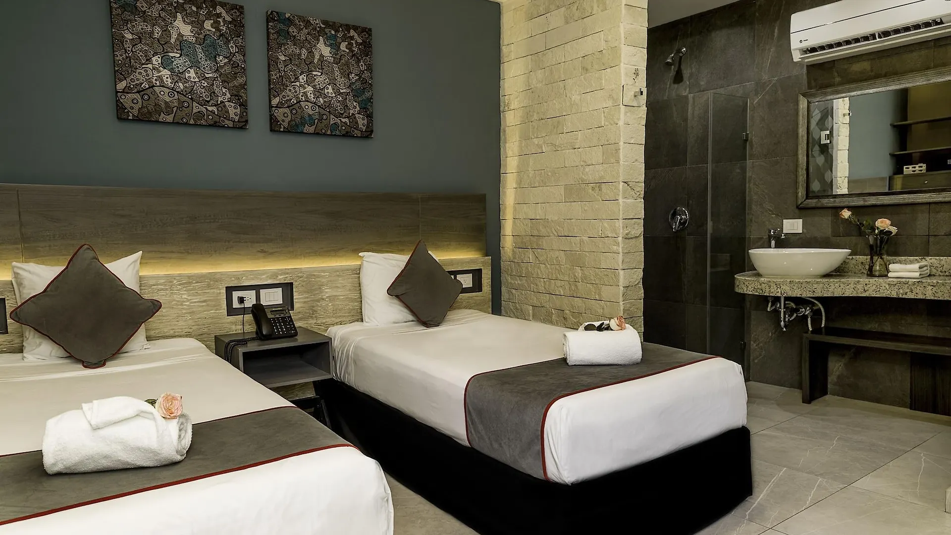 Bfh Attraction Deluxe Hotel Playa del Carmen Mexiko